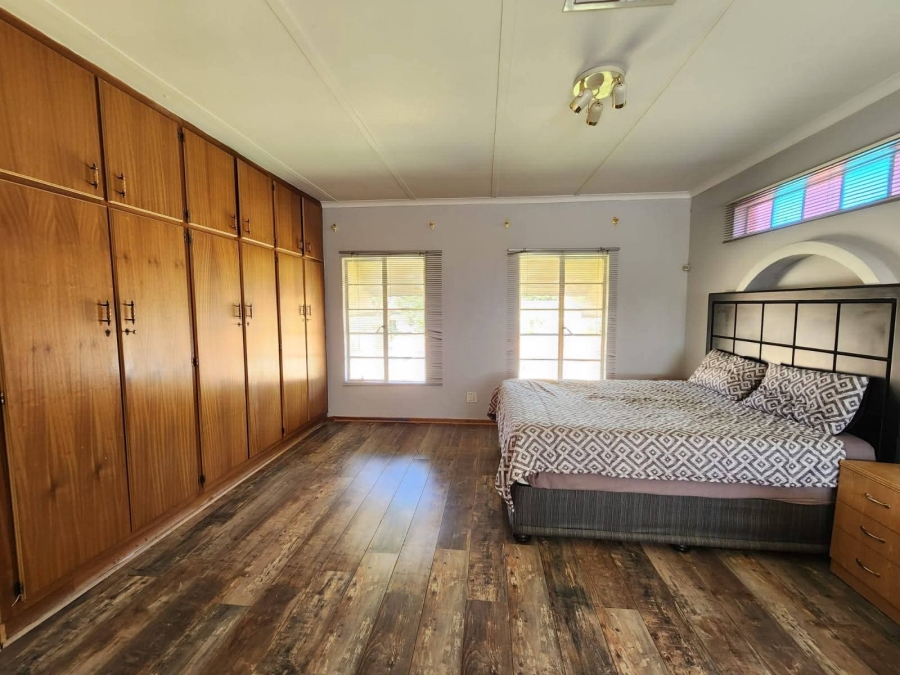 4 Bedroom Property for Sale in Rhodesdene Northern Cape